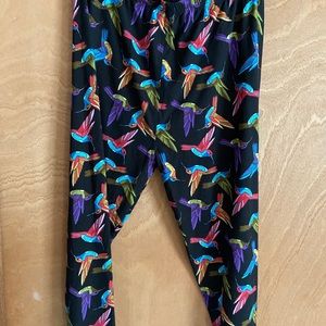 Plus size leggings and long m, flowing top